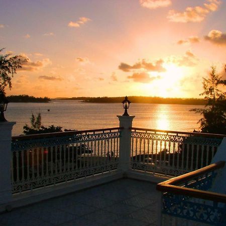 Villa Bella Charming Beachfront Guesthouse บลู เบย์ ภายนอก รูปภาพ