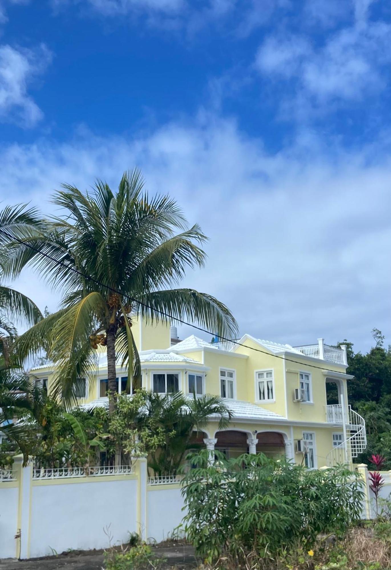 Villa Bella Charming Beachfront Guesthouse บลู เบย์ ภายนอก รูปภาพ
