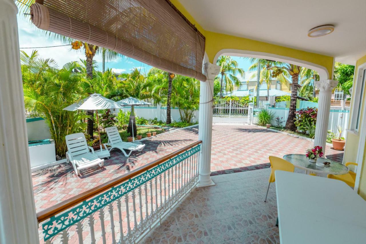 Villa Bella Charming Beachfront Guesthouse บลู เบย์ ภายนอก รูปภาพ