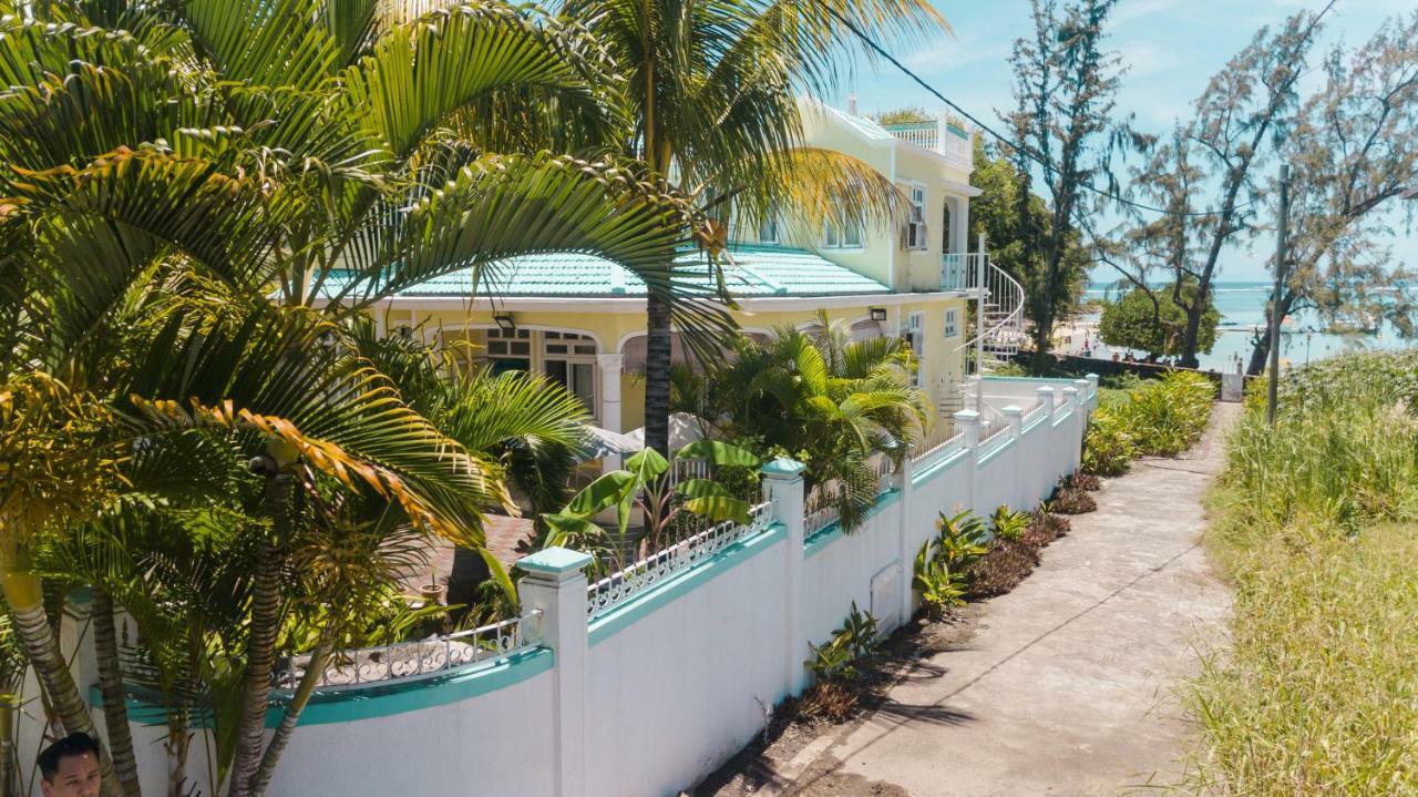 Villa Bella Charming Beachfront Guesthouse บลู เบย์ ภายนอก รูปภาพ
