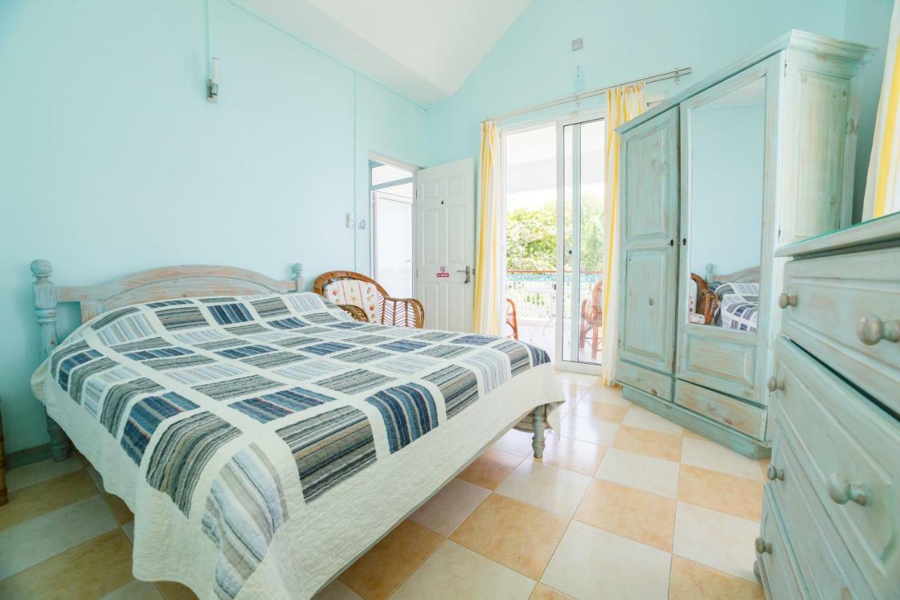 Villa Bella Charming Beachfront Guesthouse บลู เบย์ ภายนอก รูปภาพ