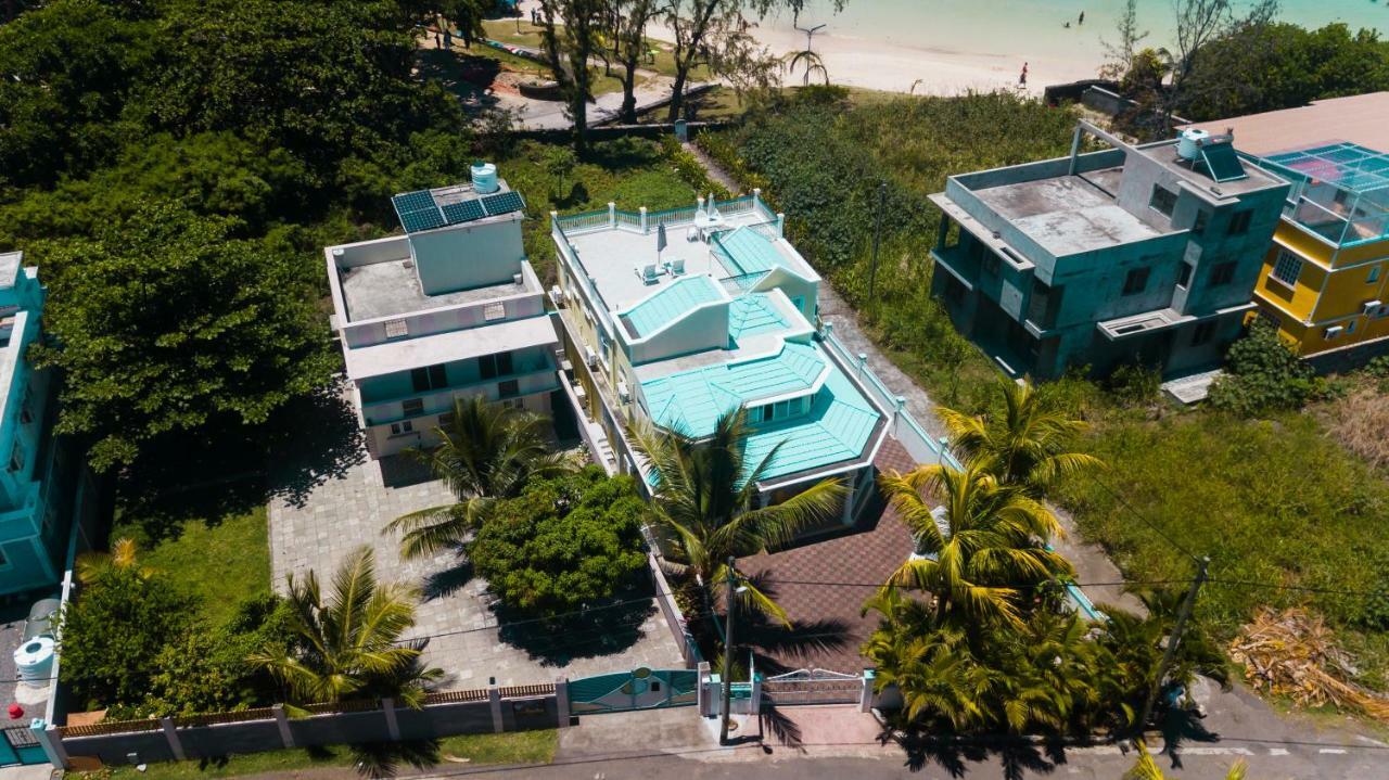 Villa Bella Charming Beachfront Guesthouse บลู เบย์ ภายนอก รูปภาพ