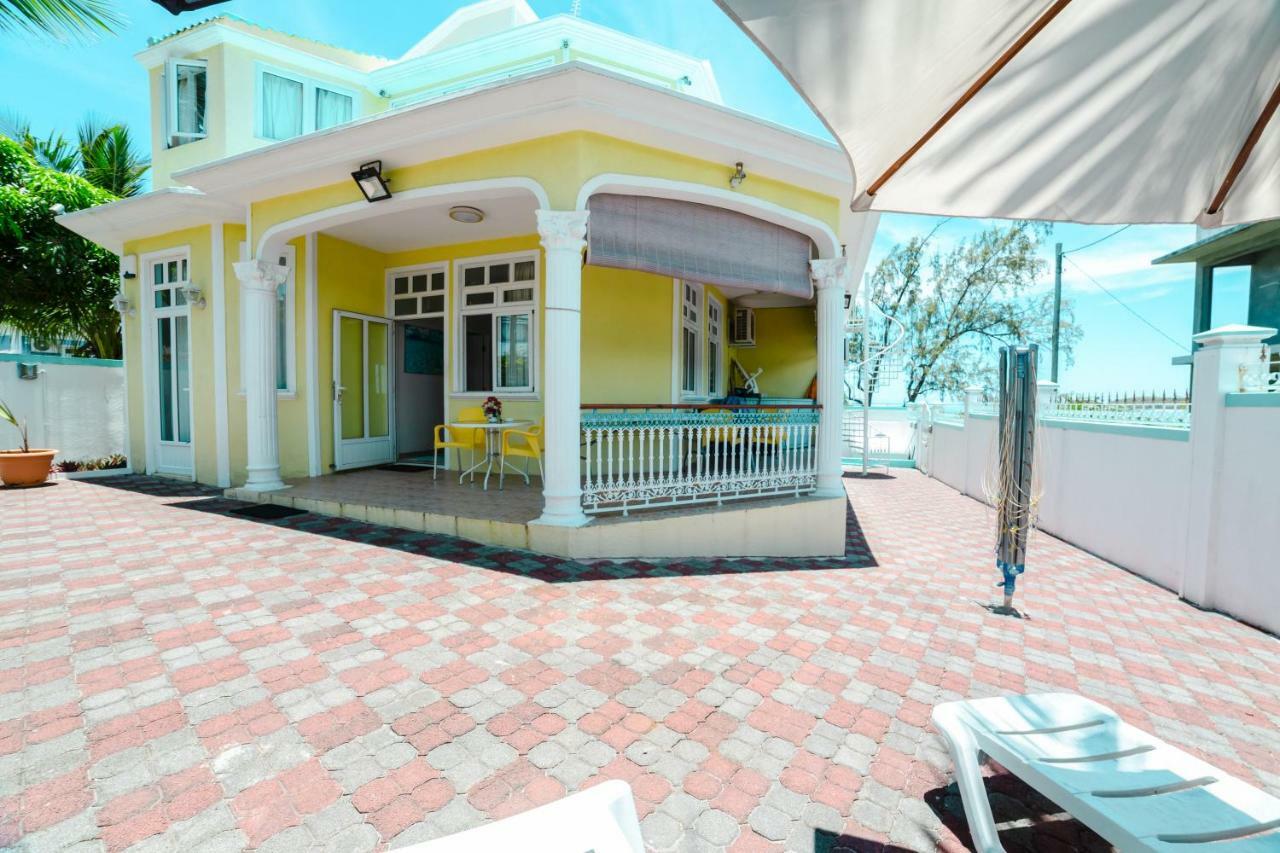 Villa Bella Charming Beachfront Guesthouse บลู เบย์ ภายนอก รูปภาพ