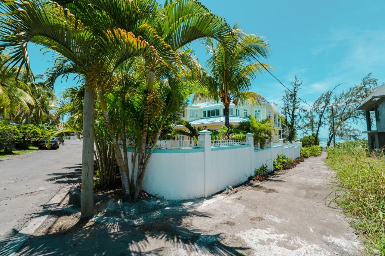 Villa Bella Charming Beachfront Guesthouse บลู เบย์ ภายนอก รูปภาพ